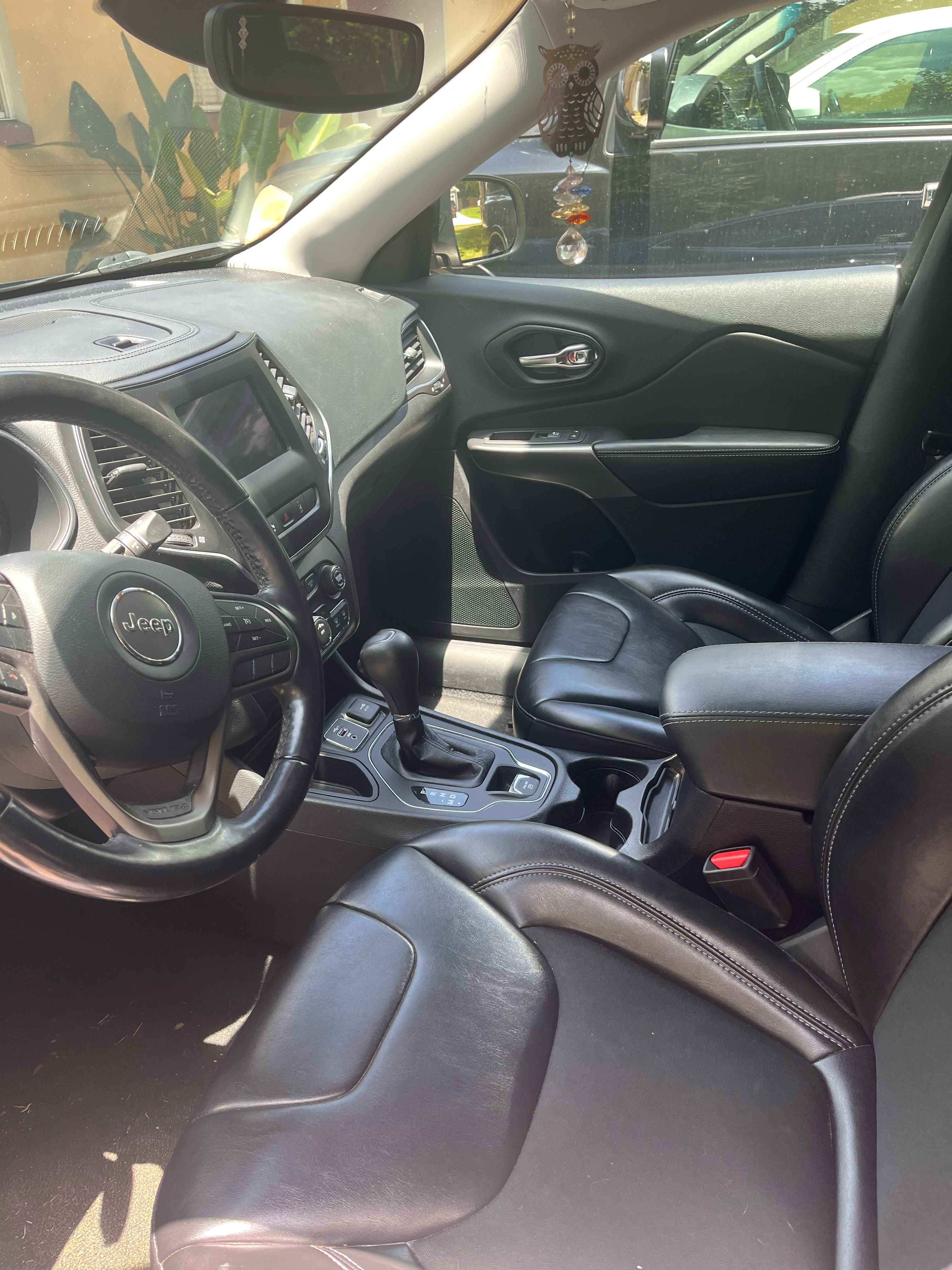 Used 2021 Jeep Cherokee Latitude Plus FWD image 6