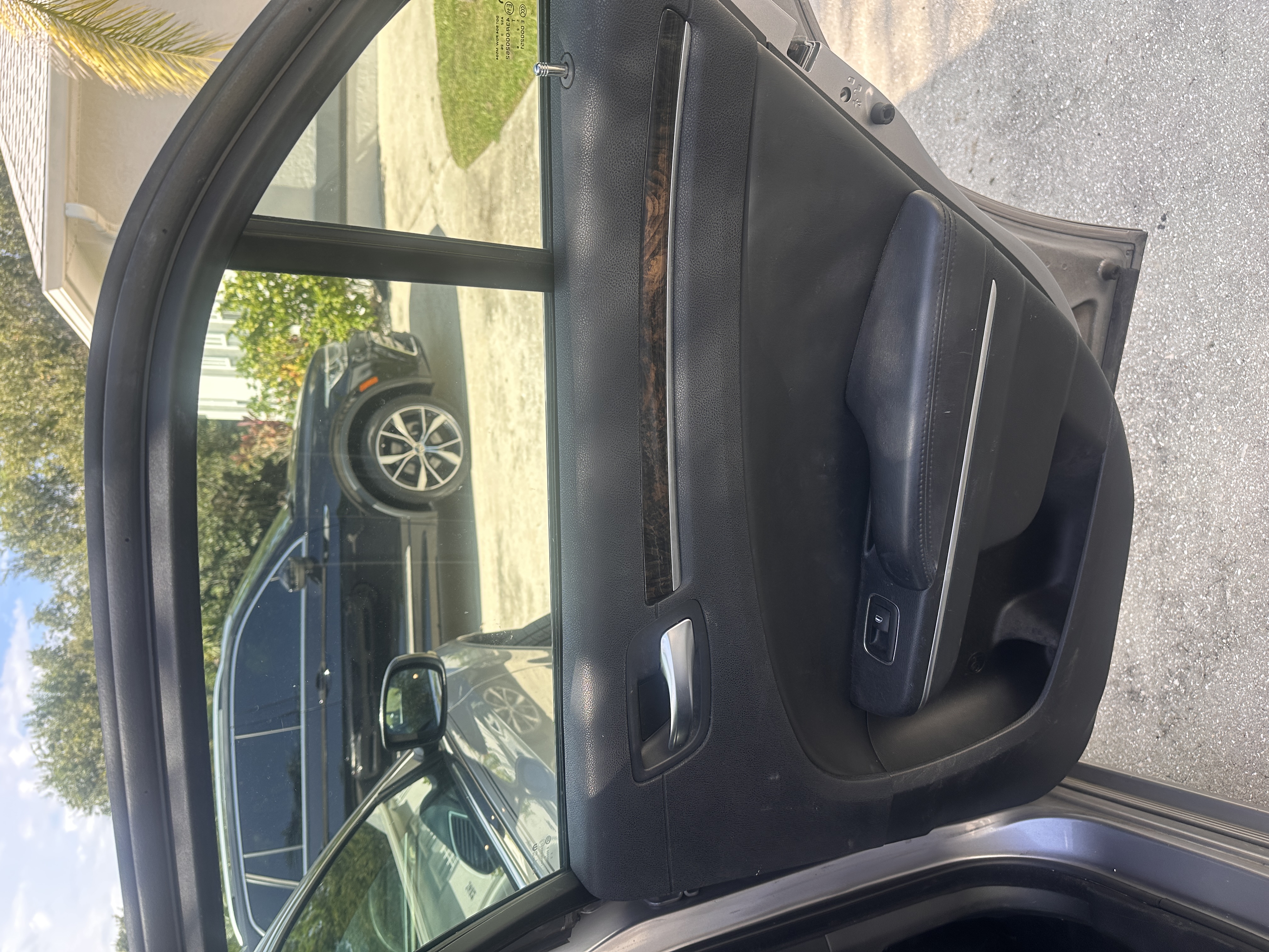Used 2014 Chrysler 300 C RWD image 10