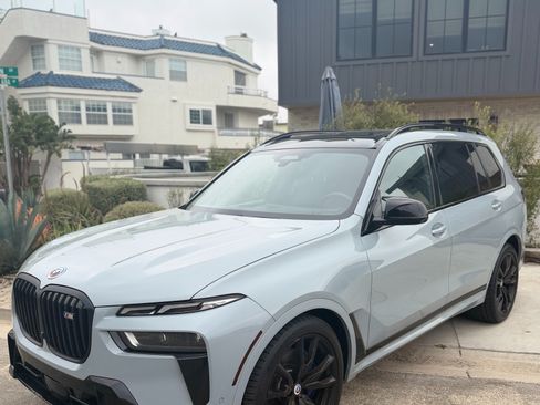 Used 2023 BMW X7 M60i w/ Executive Package image 8