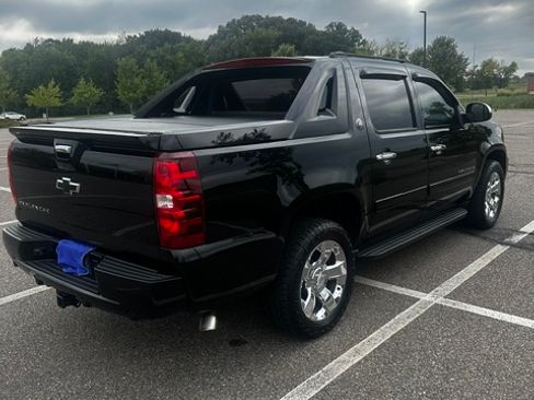 Used 2013 Chevrolet Avalanche LT w/ All-Star Edition AWD/4WD image 5