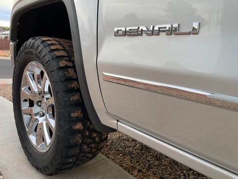Used 2014 GMC Sierra 1500 Denali w/ Driver Alert Package AWD/4WD image 4