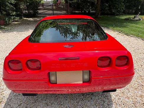 Used 1992 Chevrolet Corvette Coupe RWD image 5