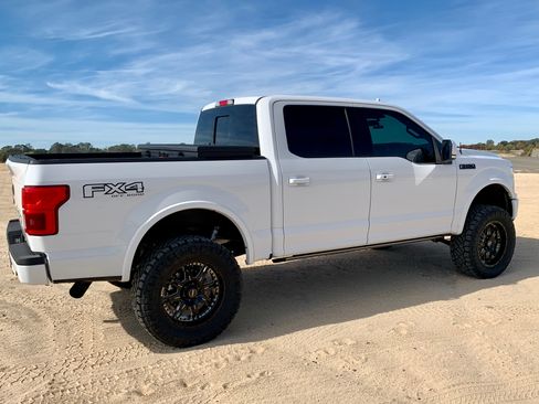Used 2018 Ford F150 Lariat w/ Equipment Group 502A Luxury AWD/4WD image 5