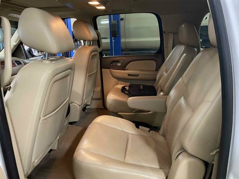 Used 2013 Chevrolet Suburban LTZ image 5