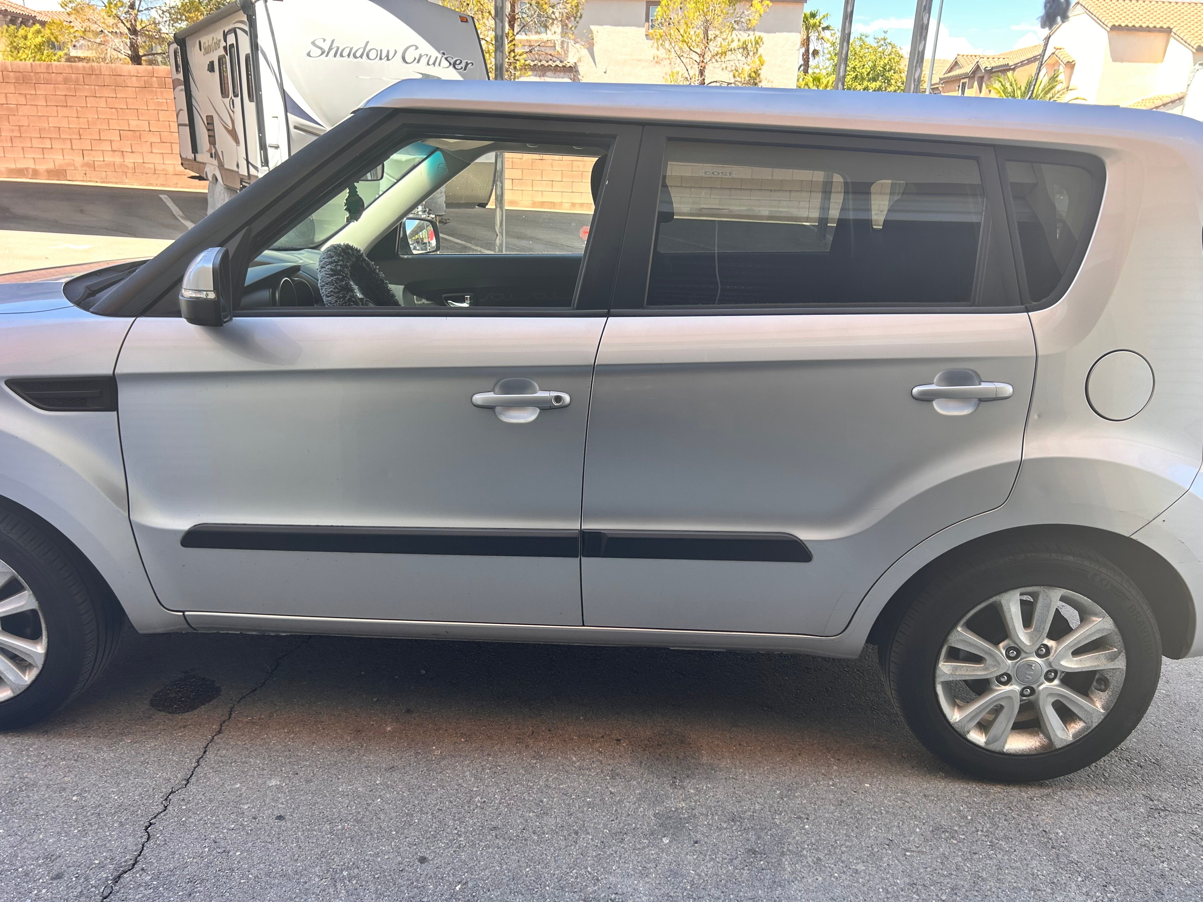 Used 2012 Kia Soul + FWD image 2