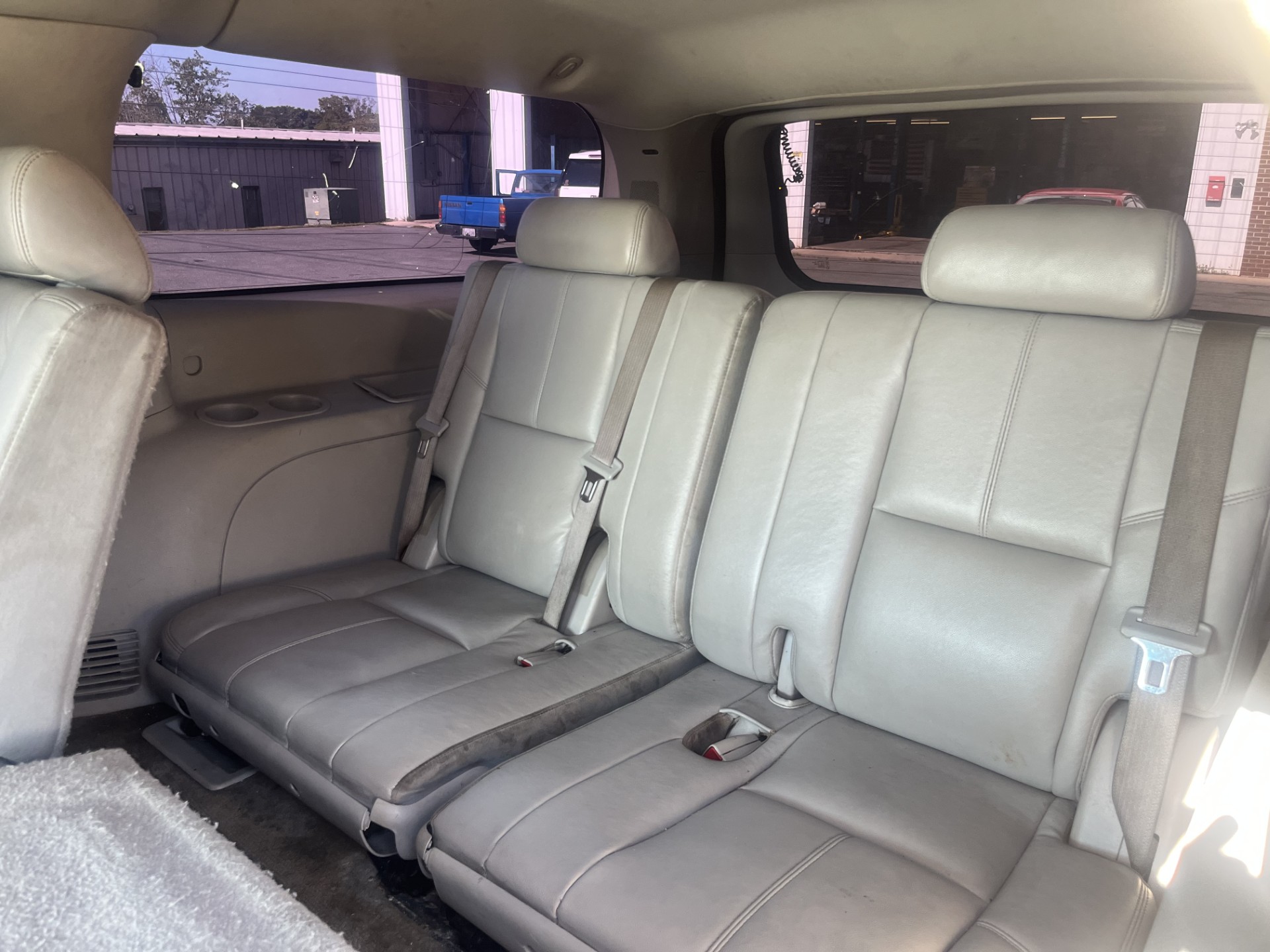 Used 2008 GMC Yukon XL SLT w/ SLT Preferred Equipment Group AWD/4WD image 14
