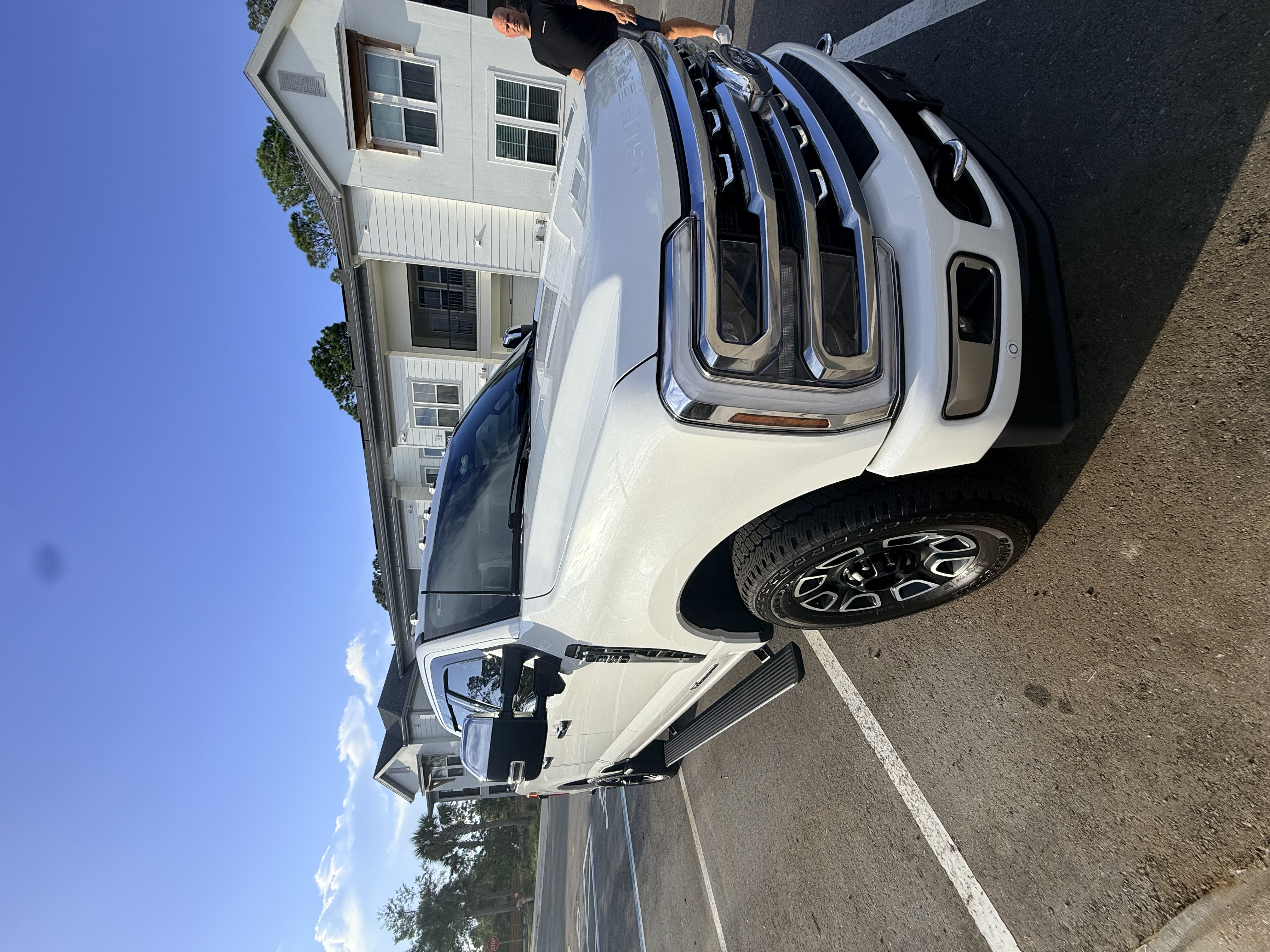 Used 2024 Ford F350 Platinum w/ FX4 Off-Road Package AWD/4WD image 8