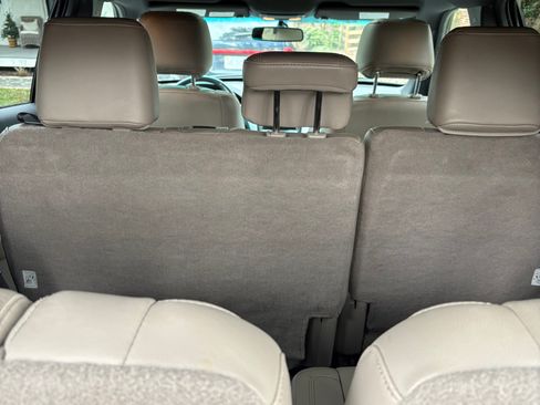 Used 2015 Ford Explorer XLT w/ Equipment Group 202A image 9