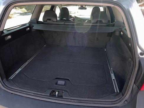 Used 2010 Volvo XC70 T6 image 12