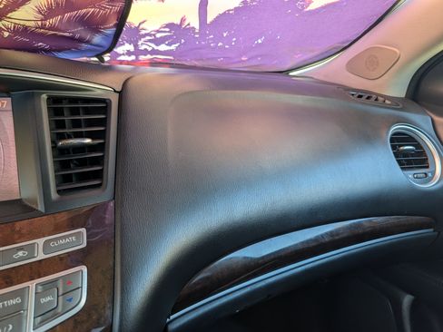 Used 2013 INFINITI JX35 35 Sport Utility 4D w/ Premium Pkg image 14