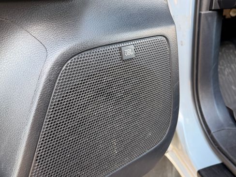 Used 2019 Toyota Tacoma TRD Off-Road image 13