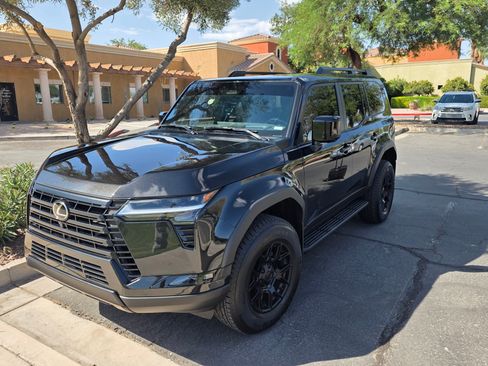Used 2024 Lexus GX 550 AWD/4WD image 5