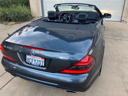 Used 2011 Mercedes-Benz SL 550 image 15