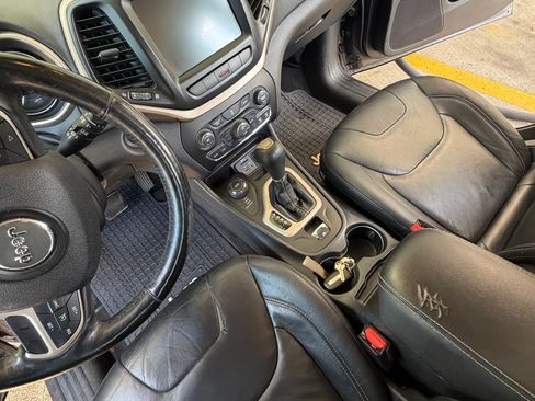 Used 2014 Jeep Cherokee Limited AWD/4WD image 8