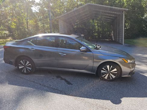 Used 2022 Nissan Altima 2.5 SL AWD/4WD image 1