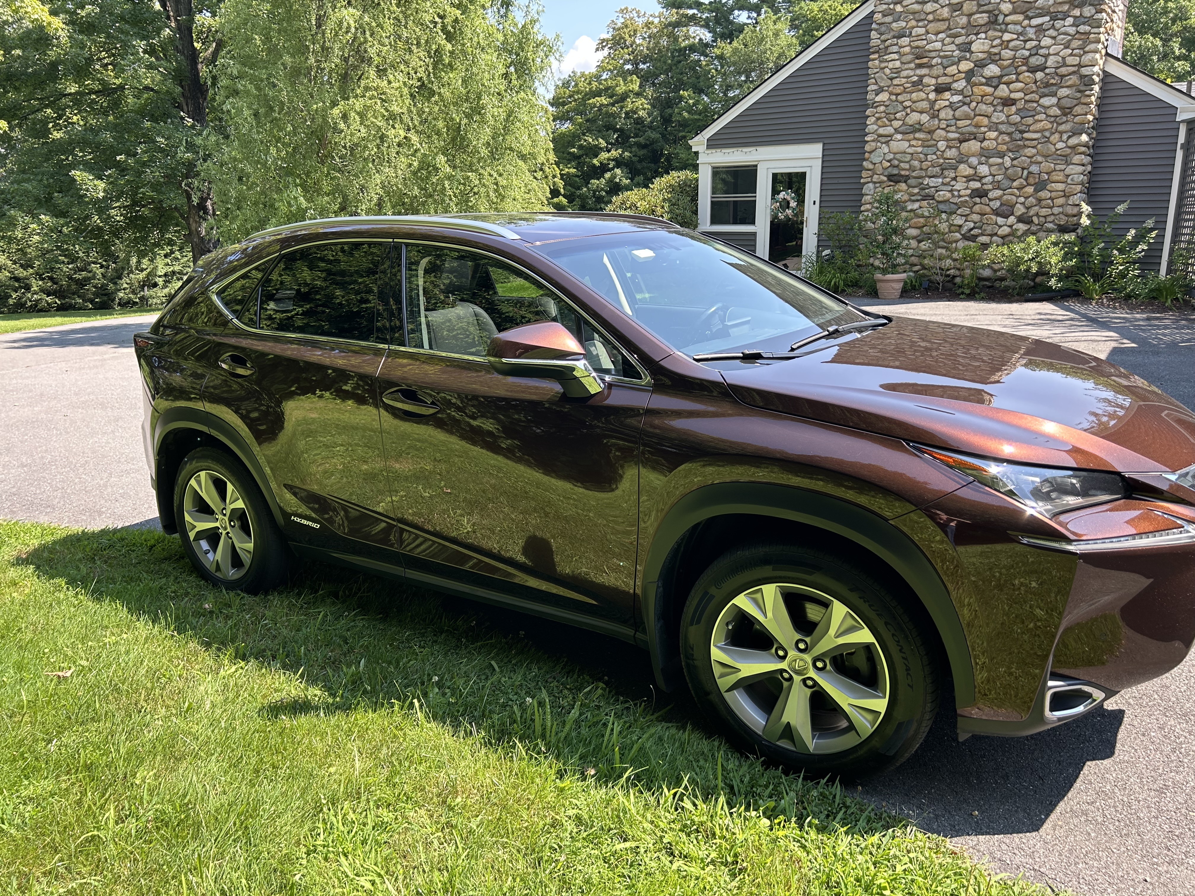Used 2017 Lexus NX 300h AWD w/ Luxury Package image 4
