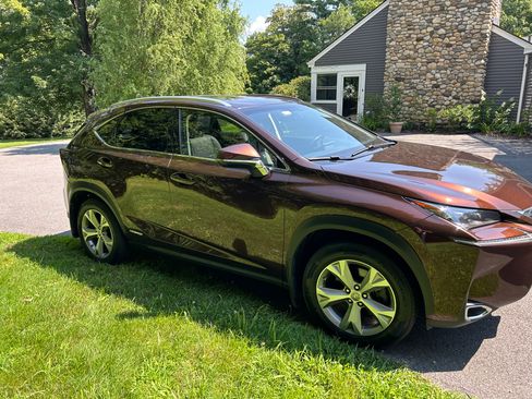 Used 2017 Lexus NX 300h AWD w/ Luxury Package image 4
