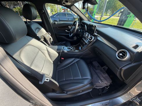 Used 2019 Mercedes-Benz GLC 300 4MATIC image 14