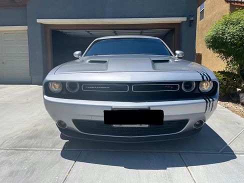 Used 2018 Dodge Challenger R/T RWD image 1