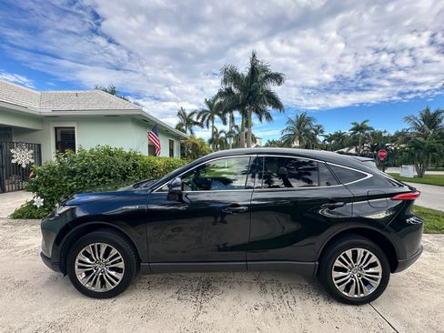 Used 2021 Toyota Venza Limited AWD/4WD image 1