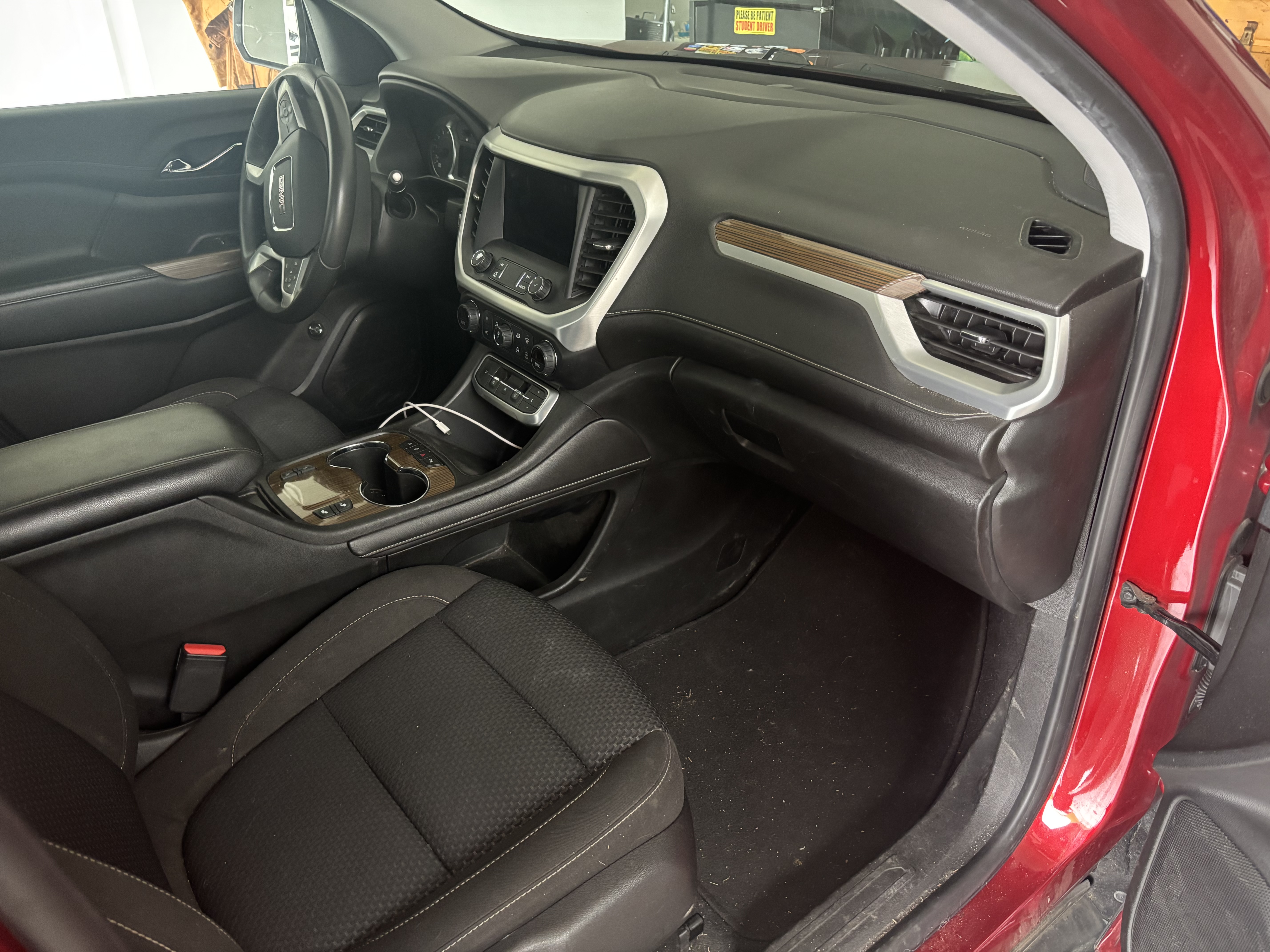 Used 2021 GMC Acadia SLE w/ Driver Convenience Package FWD image 8