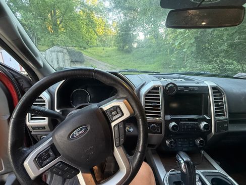 Used 2015 Ford F150 Lariat w/ Equipment Group 501A Mid AWD/4WD image 6