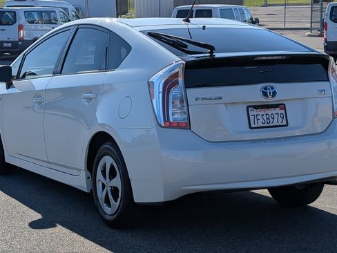 Used 2014 Toyota Prius Two image 4