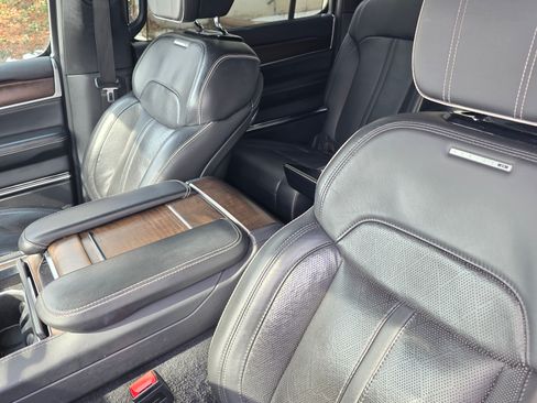 Used 2023 Jeep Grand Wagoneer Series II image 16