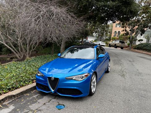 Used 2018 Alfa Romeo Giulia Ti Sport w/ Quick Order Package 22U Sport image 4