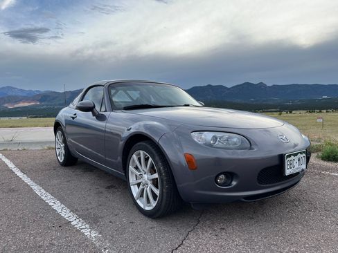 Used 2006 MAZDA MX-5 Miata Grand Touring w/ Premium Pkg RWD image 1