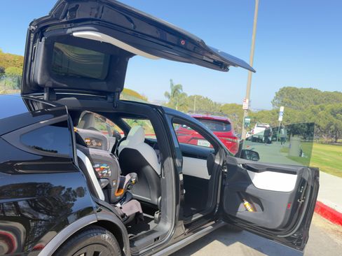 Used 2021 Tesla Model X Long Range AWD/4WD image 9