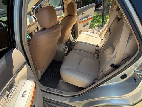 Used 2005 Lexus RX 330 FWD image 22