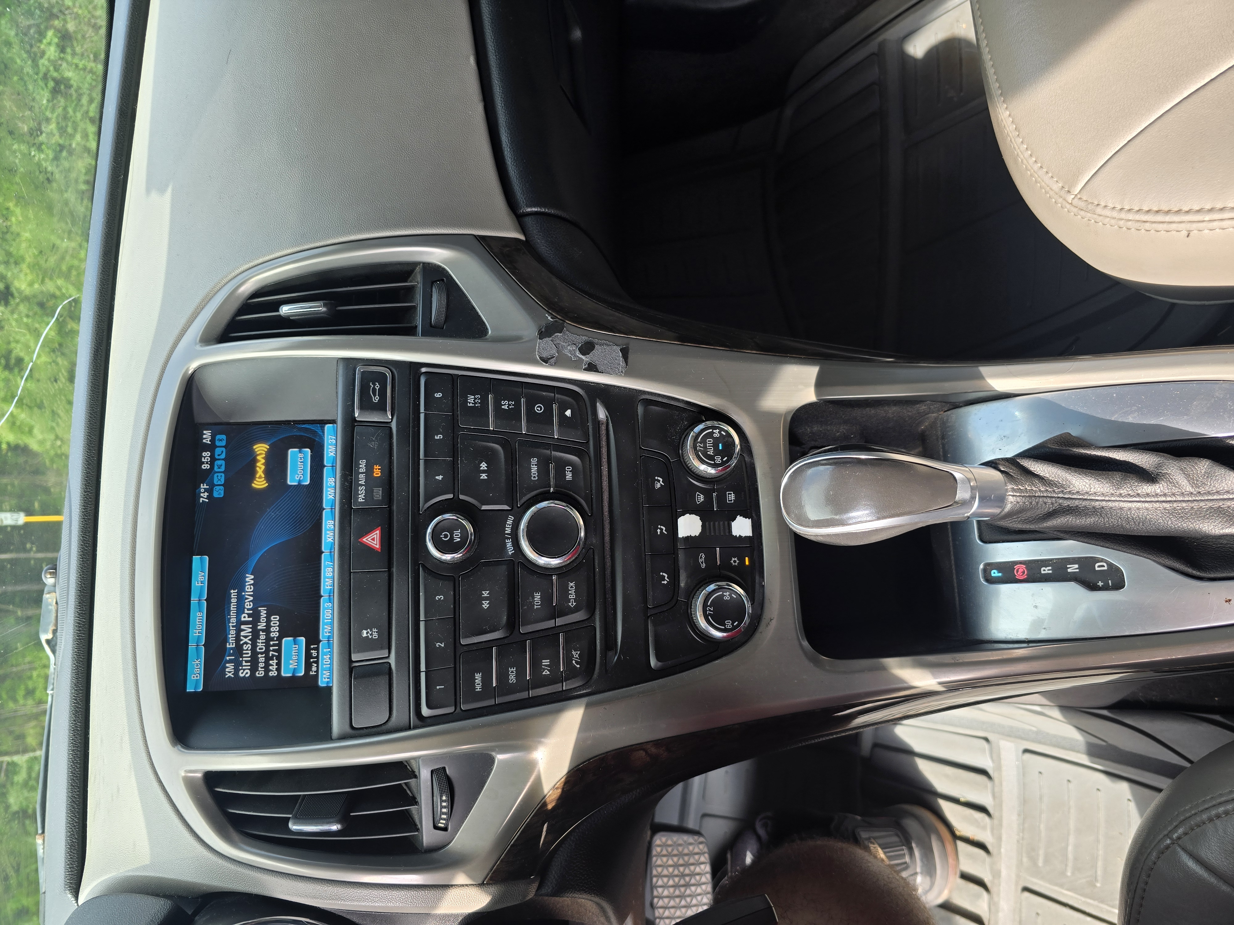 Used 2013 Nissan Versa SV FWD image 1