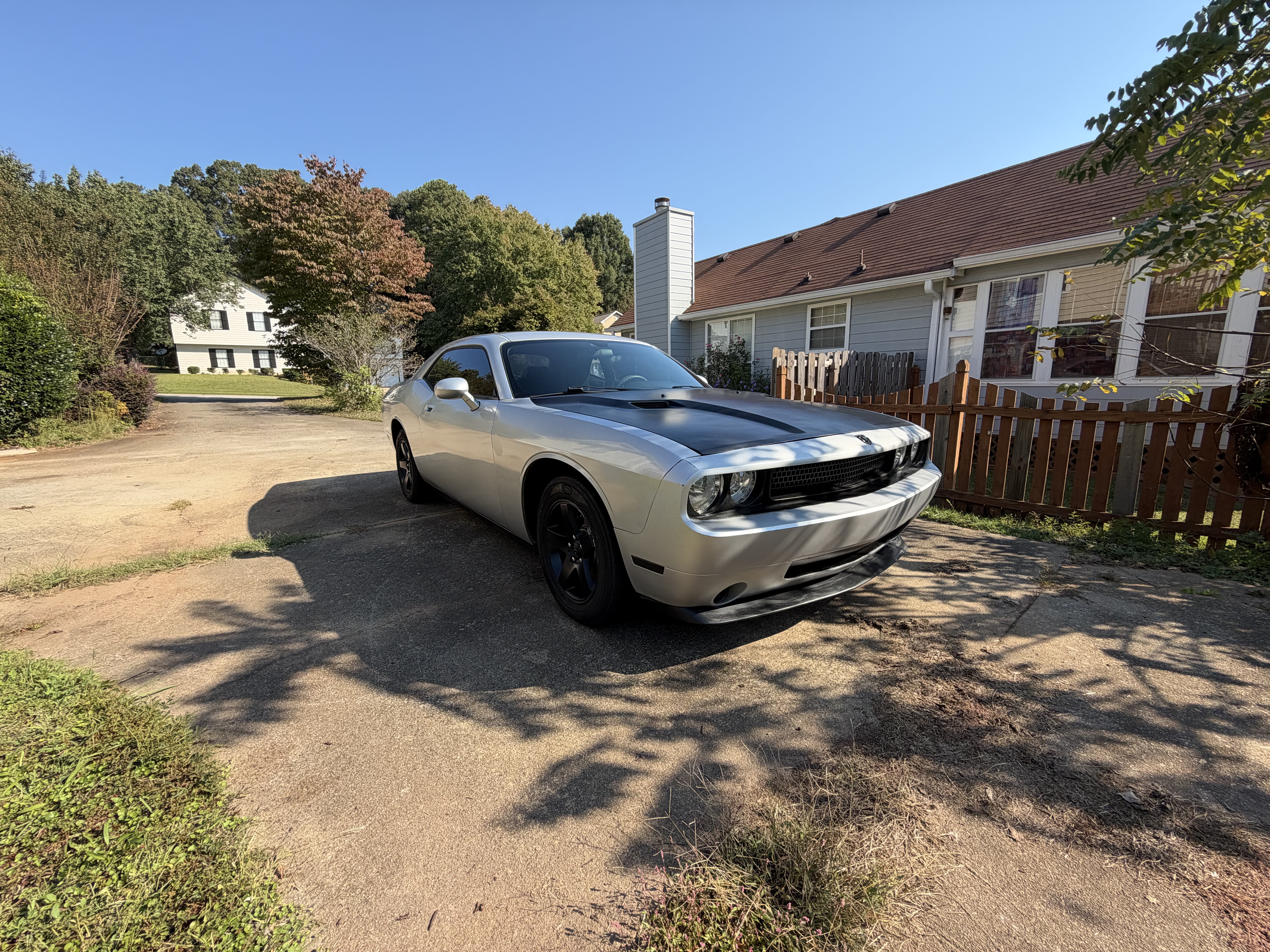 Used 2010 Dodge Challenger SE RWD image 25