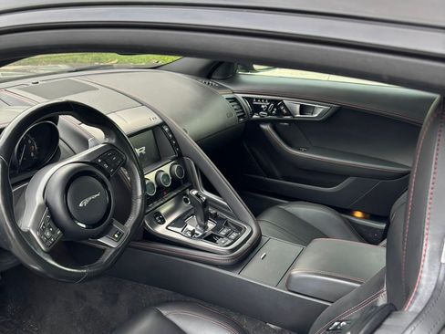 Used 2017 Jaguar F-TYPE R image 8