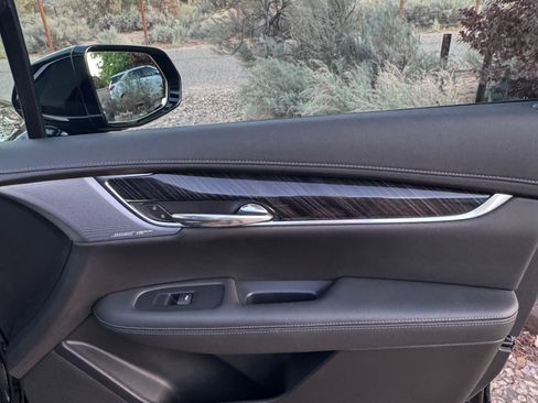 Used 2021 Cadillac XT6 Premium Luxury image 13