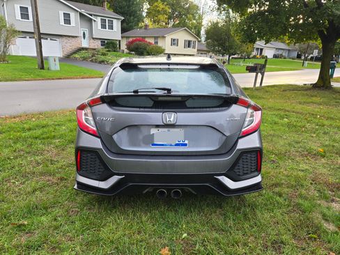 Used 2018 Honda Civic Sport image 5