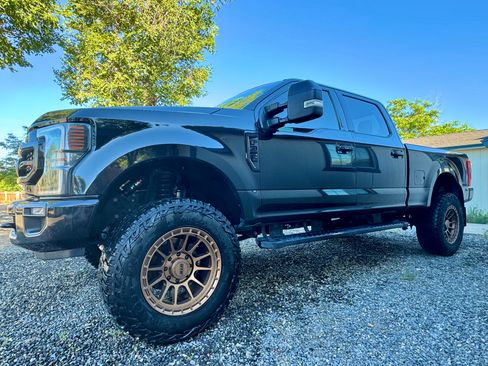 Used 2022 Ford F350 Lariat w/ Black Appearance Package AWD/4WD image 15
