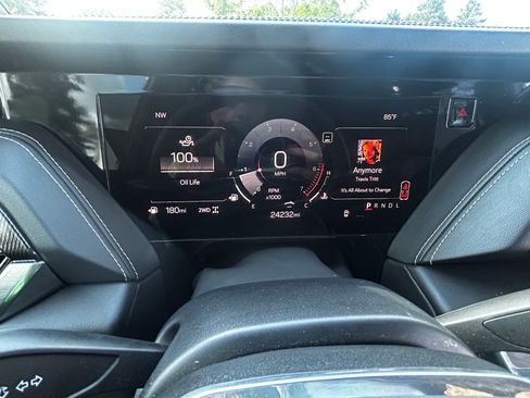 Used 2025 GMC Yukon Elevation w/ Elevation Premium Package AWD/4WD image 9