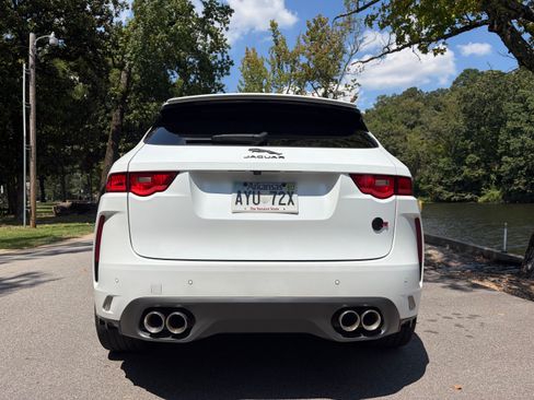 Used 2020 Jaguar F-PACE SVR AWD/4WD image 11