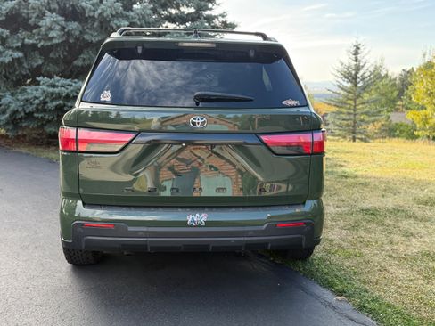 Used 2023 Toyota Sequoia SR5 w/ SR5 Premium Package AWD/4WD image 4