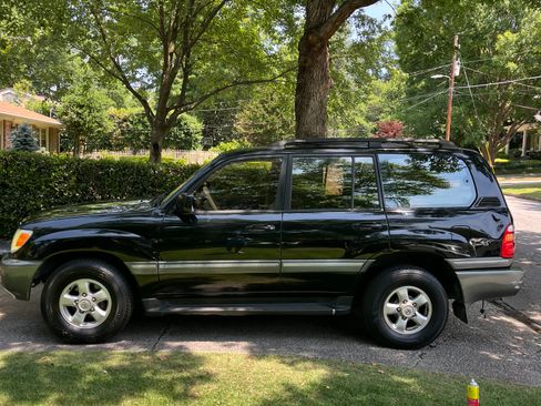 Used 1998 Toyota Land Cruiser AWD/4WD image 1