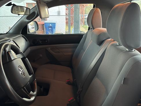 Used 2014 Toyota Tacoma 2WD Regular Cab image 13