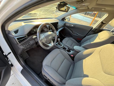 Used 2022 Hyundai Ioniq SEL image 12