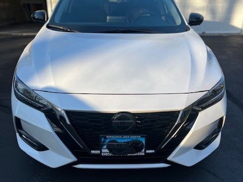 Used 2020 Nissan Sentra SR w/ Premium Package FWD image 5