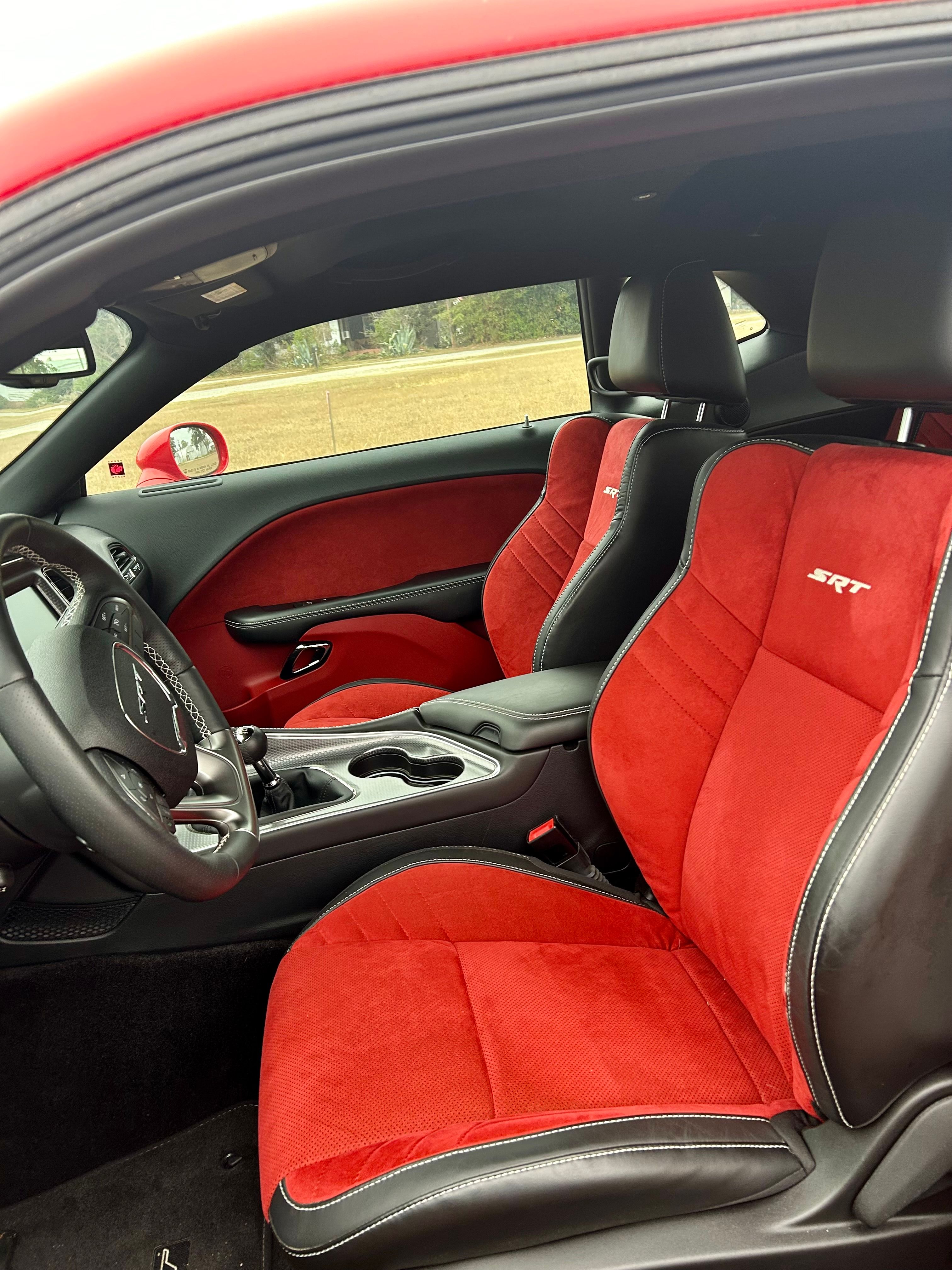 Used 2015 Dodge Challenger SRT Hellcat RWD image 18