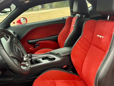 Used 2015 Dodge Challenger SRT Hellcat image 18