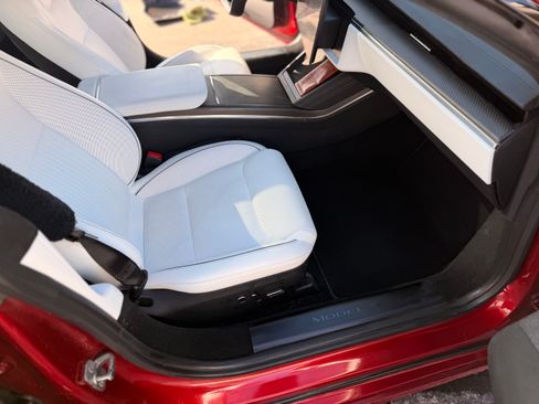 Used 2023 Tesla Model S Standard Range image 4