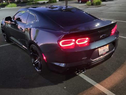 Used 2021 Chevrolet Camaro SS image 6