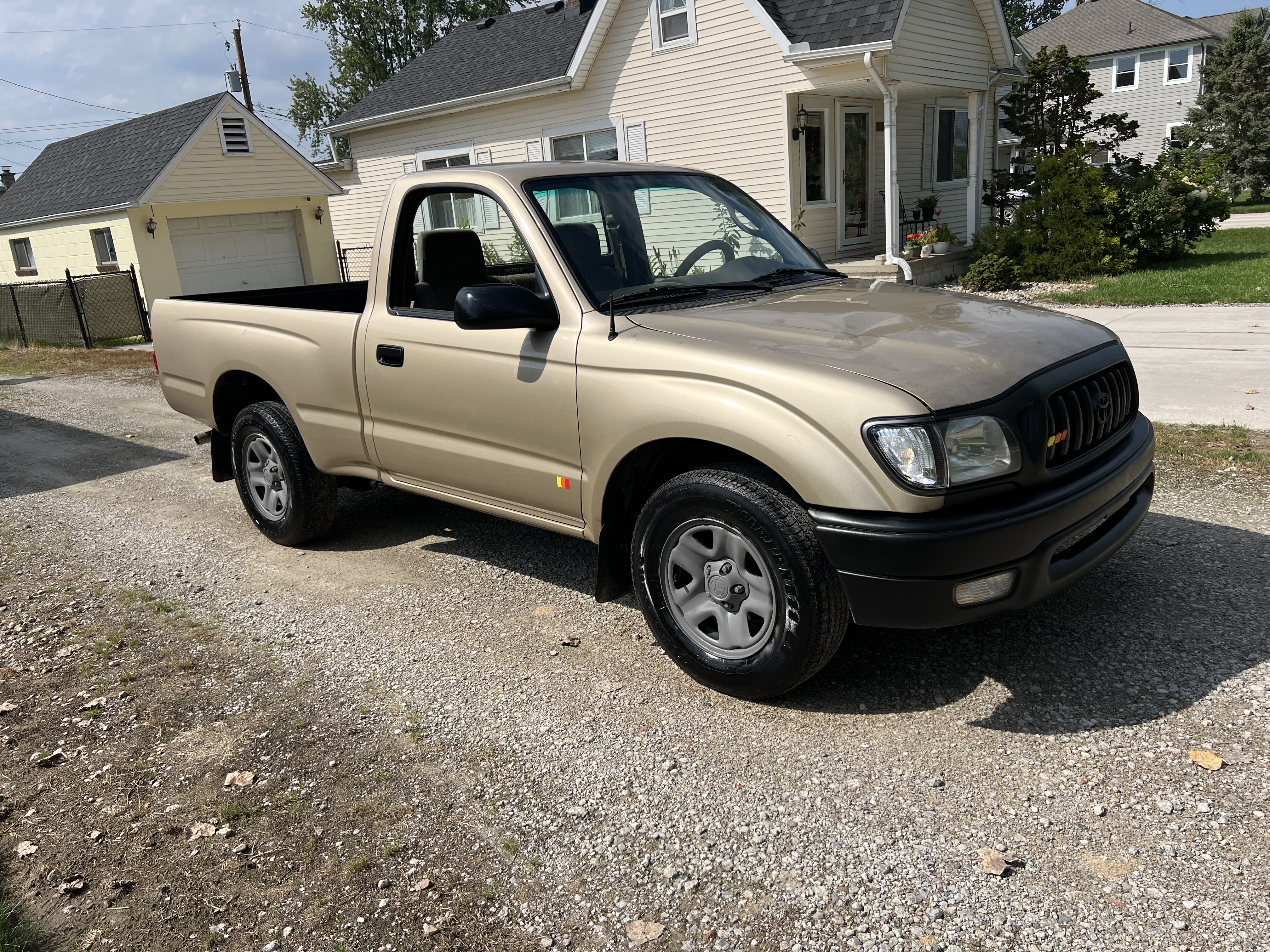 Used 2002 Toyota Tacoma 2WD Regular Cab w/ Enhancement Pkg image 2